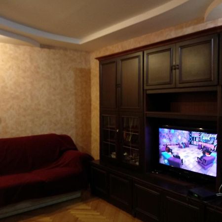 4-X Apartments Center Wi-Fi С 3-Мя Спальнями 95М2 Chernihiv Exterior foto