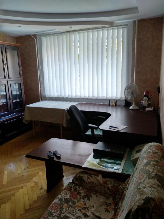 4-X Apartments Center Wi-Fi С 3-Мя Спальнями 95М2 Chernihiv Exterior foto